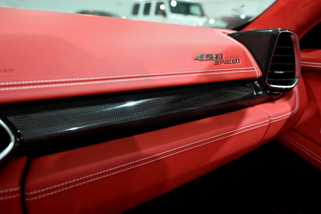 フェラーリ　458スパイダー　ネロデイトナ　赤内装 イメージ17