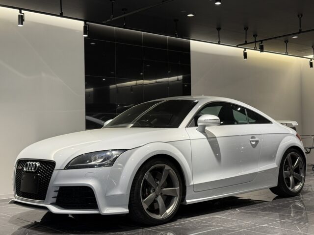 アウディ TTRS イメージ1