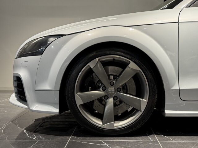 アウディ TTRS イメージ4