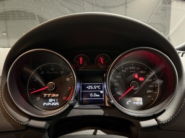 アウディ TTRS イメージ9