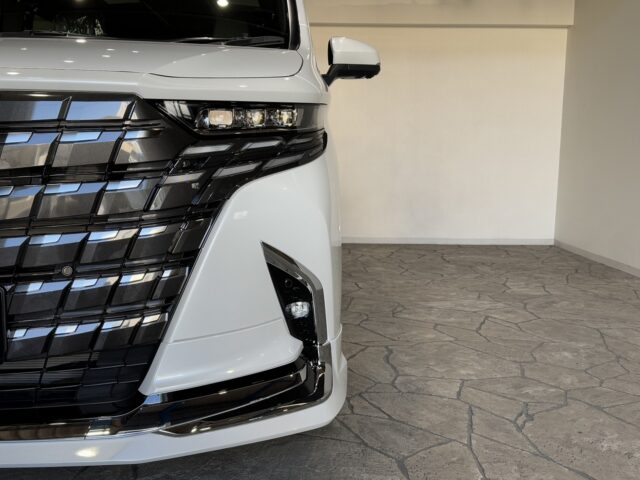 トヨタ アルファードZ 白 新車 イメージ36
