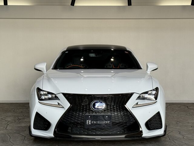 レクサスRCF　ベースグレード　ホワイトノーヴァガラスフレーク イメージ17