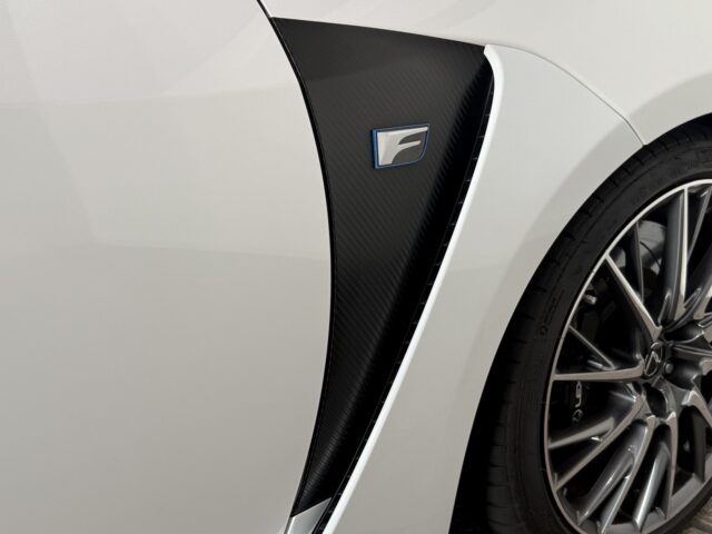 レクサスRCF　ベースグレード　ホワイトノーヴァガラスフレーク イメージ27
