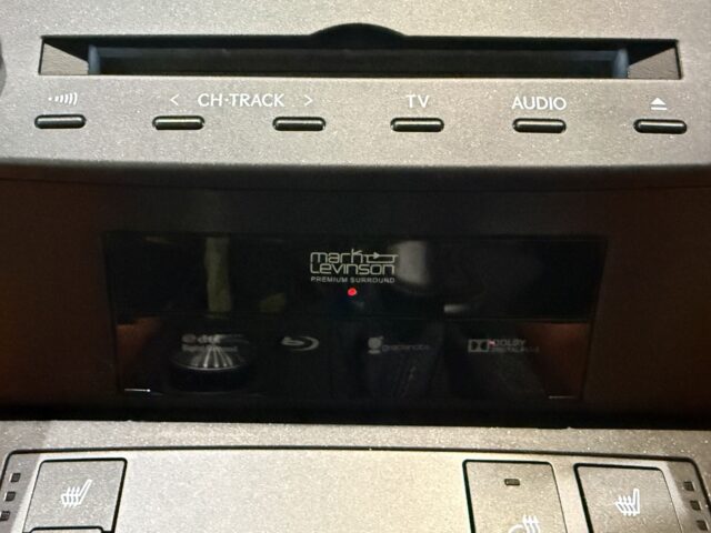 レクサスRCF　ベースグレード　ホワイトノーヴァガラスフレーク イメージ14