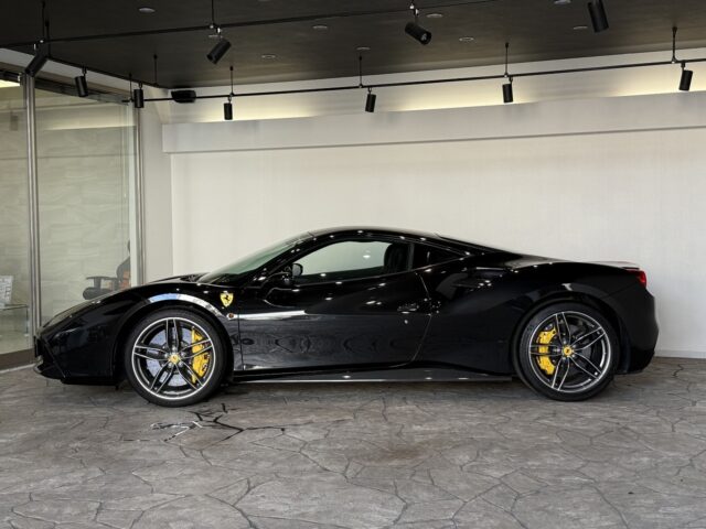 フェラーリ 488GTB ネロデイトナ イメージ2