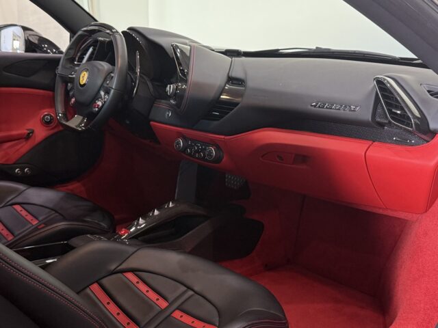 フェラーリ 488GTB ネロデイトナ イメージ21