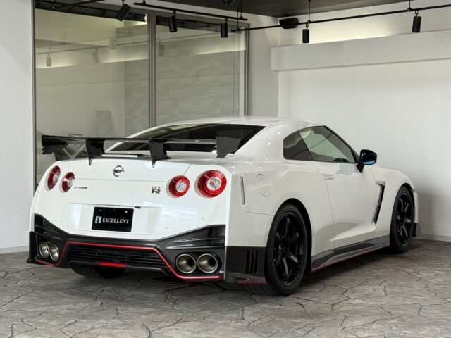 日産 GT-R 白 H28 イメージ3