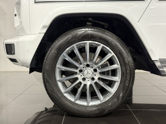 メルセデス・ベンツ Gクラス G400d AMGライン ディーゼルターボ 4WD マヌファクトゥーアプログラム イメージ4