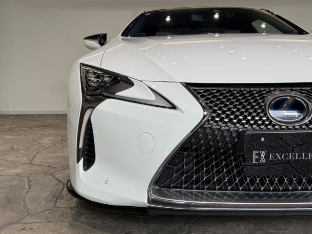 レクサス　LC500ｈ　　ホワLパッケージイトノーヴァガラスフレーク イメージ25