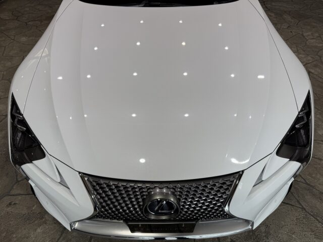 レクサス　LC500ｈ　　ホワLパッケージイトノーヴァガラスフレーク イメージ29