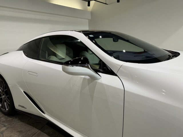 レクサス　LC500ｈ　　ホワLパッケージイトノーヴァガラスフレーク イメージ31