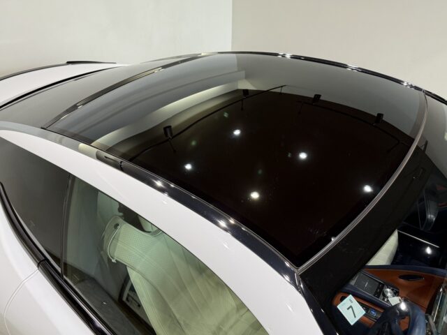 レクサス　LC500ｈ　　ホワLパッケージイトノーヴァガラスフレーク イメージ33