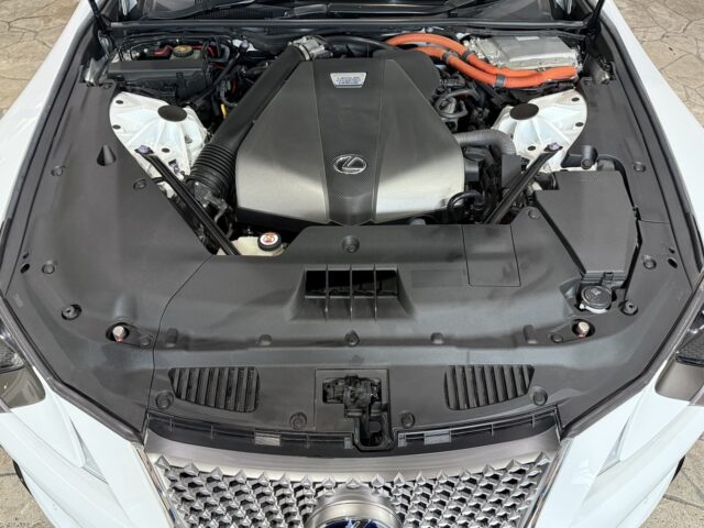 レクサス　LC500ｈ　　ホワLパッケージイトノーヴァガラスフレーク イメージ30