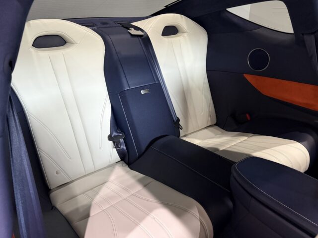 レクサス　LC500ｈ　　ホワLパッケージイトノーヴァガラスフレーク イメージ15