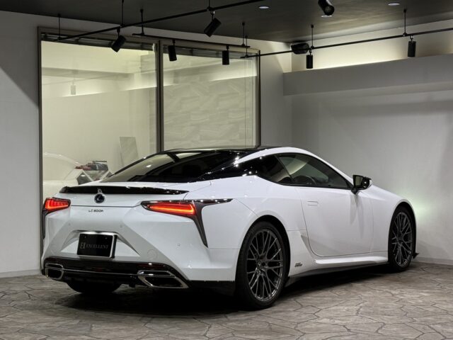 レクサス　LC500ｈ　　ホワLパッケージイトノーヴァガラスフレーク イメージ40