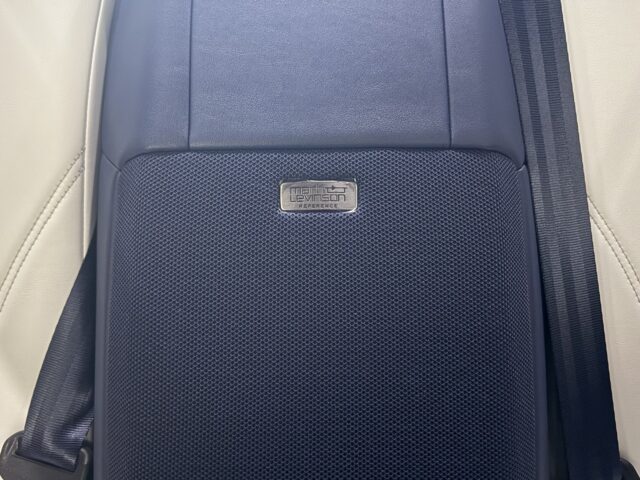 レクサス　LC500ｈ　　ホワLパッケージイトノーヴァガラスフレーク イメージ13