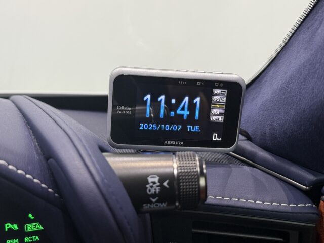 レクサス　LC500ｈ　　ホワLパッケージイトノーヴァガラスフレーク イメージ35