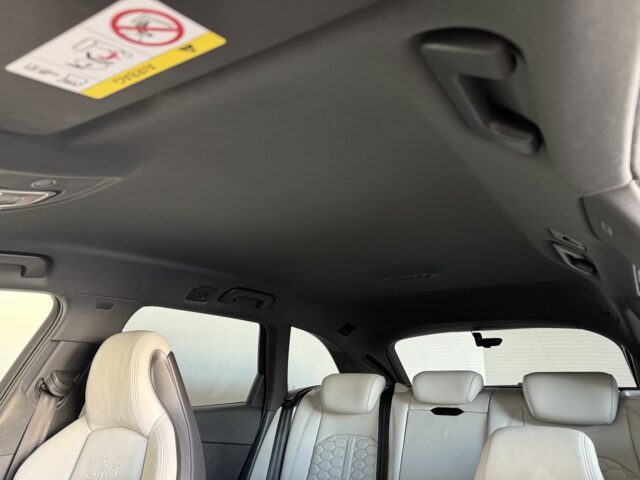 アウディ　RS4アバント　デイトナグレー イメージ23