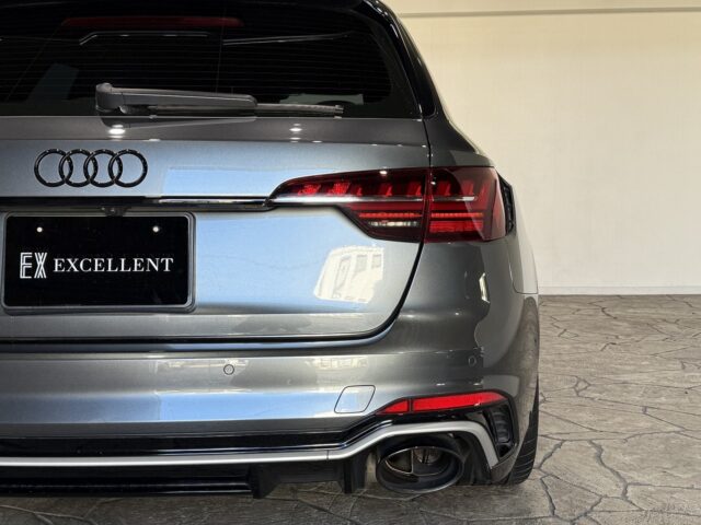 アウディ　RS4アバント　デイトナグレー イメージ26