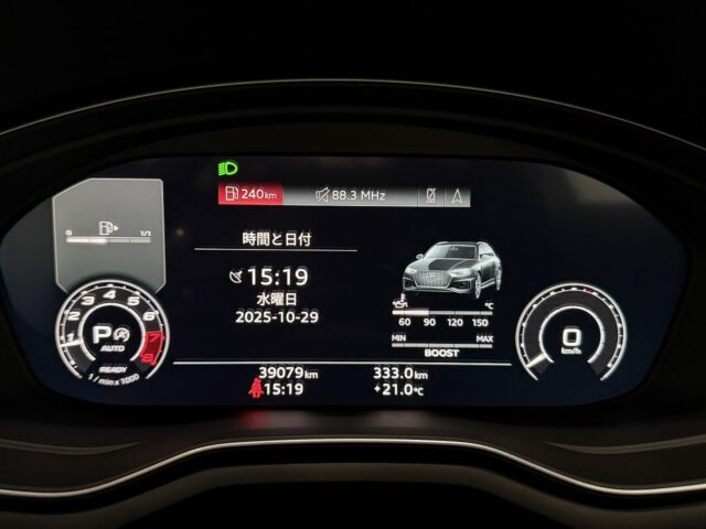 アウディ　RS4アバント　デイトナグレー イメージ36