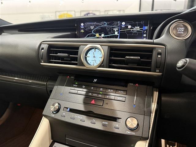 レクサス RCF 黒 カーボンエクステリアパッケージ 白革 OP19AW カーボンインテリア イメージ27