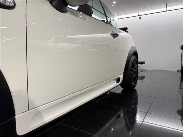 MINI ミニコンバーチブル ジョン・クーパー・ワークス ペッパーホワイト イメージ17