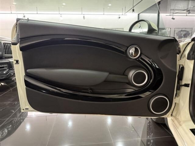 MINI ミニコンバーチブル ジョン・クーパー・ワークス ペッパーホワイト イメージ32
