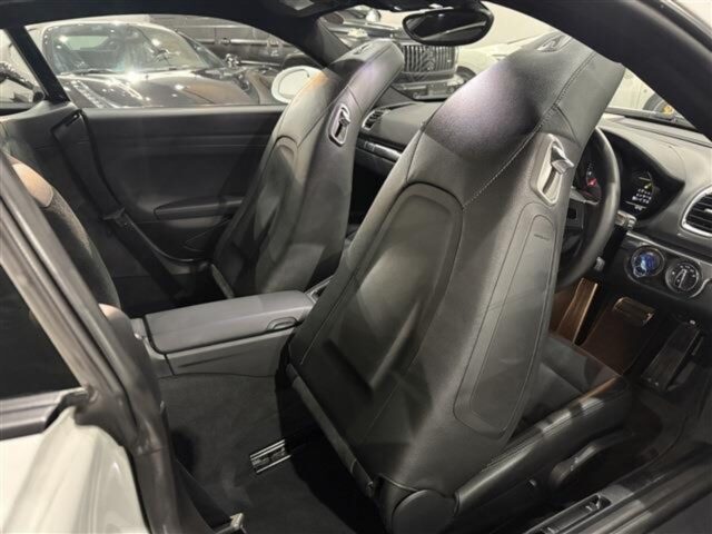 ポルシェ　ケイマンS　白 イメージ16