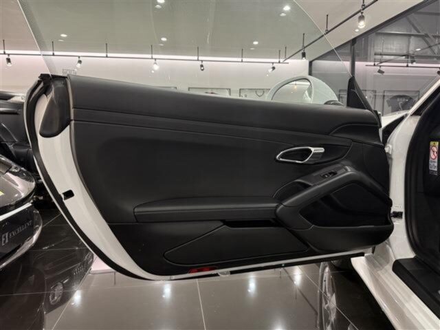 ポルシェ　ケイマンS　白 イメージ28