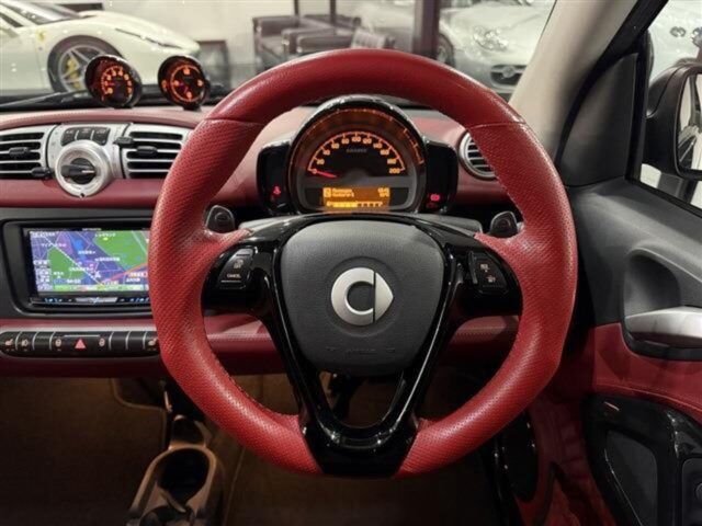 スマート フォーツーカブリオ　ブラバス エクスクルーシブ エディション テーラーメイド　ブラック イメージ11