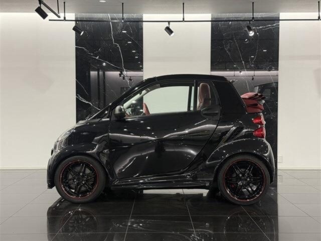 スマート フォーツーカブリオ　ブラバス エクスクルーシブ エディション テーラーメイド　ブラック イメージ3