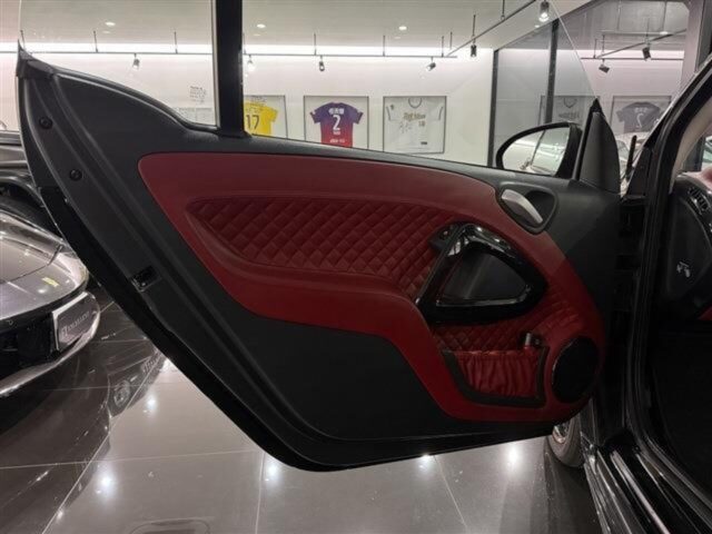 スマート フォーツーカブリオ　ブラバス エクスクルーシブ エディション テーラーメイド　ブラック イメージ28