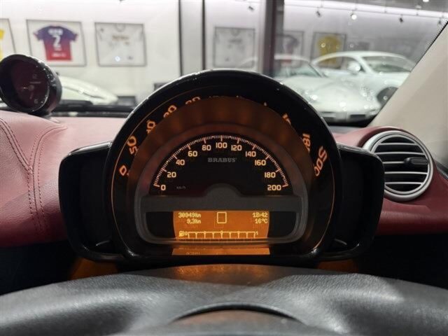 スマート フォーツーカブリオ　ブラバス エクスクルーシブ エディション テーラーメイド　ブラック イメージ30