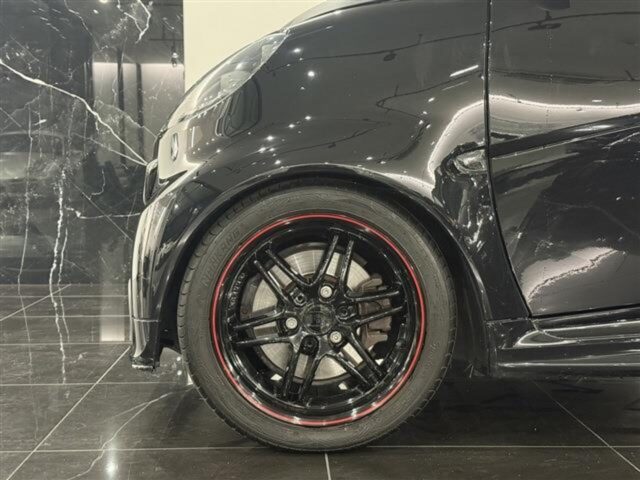 スマート フォーツーカブリオ　ブラバス エクスクルーシブ エディション テーラーメイド　ブラック イメージ4