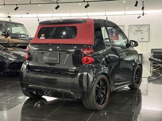 スマート フォーツーカブリオ　ブラバス エクスクルーシブ エディション テーラーメイド　ブラック イメージ6