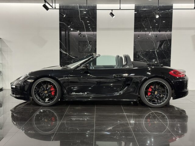 ポルシェ　ボクスターS　黒幌　黒 イメージ3