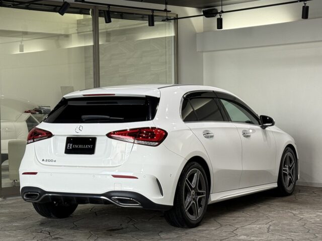 メルセデスベンツA200ｄ　AMGライン　ポーラホワイト イメージ3