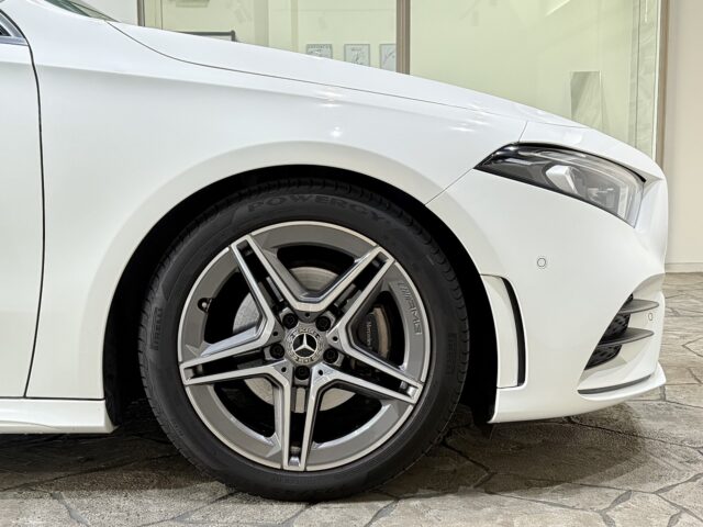 メルセデスベンツA200ｄ　AMGライン　ポーラホワイト イメージ4