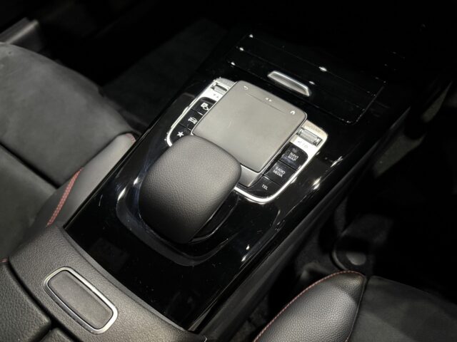 メルセデスベンツA200ｄ　AMGライン　ポーラホワイト イメージ24