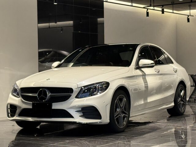 ベンツ　C200　パノラマサンルーフ　赤革 イメージ1