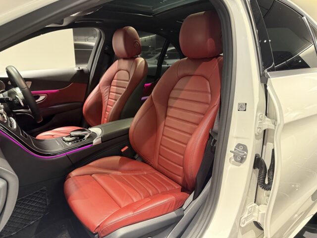 ベンツ　C200　パノラマサンルーフ　赤革 イメージ6