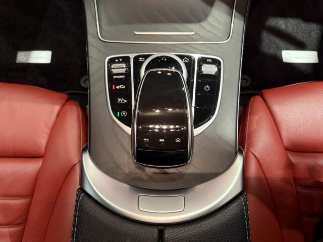 ベンツ　C200　パノラマサンルーフ　赤革 イメージ9