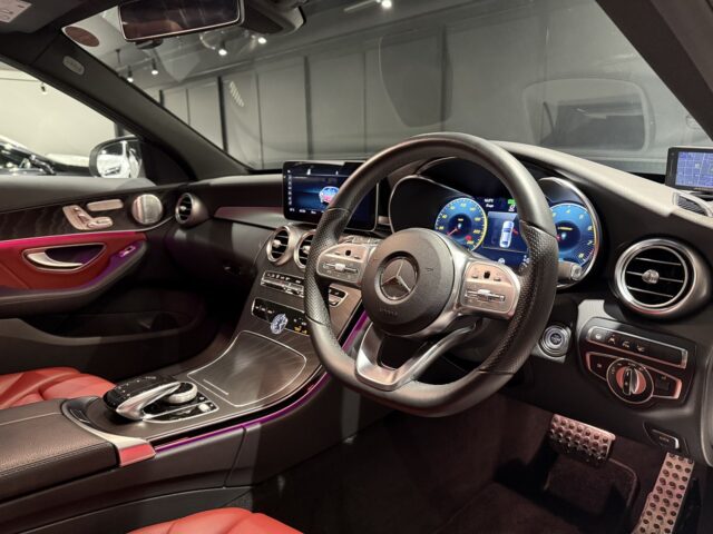 ベンツ　C200　パノラマサンルーフ　赤革 イメージ4