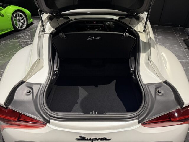 スープラ2.0SZ-R 白 イメージ38