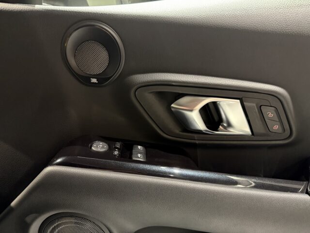 スープラ2.0SZ-R 白 イメージ40