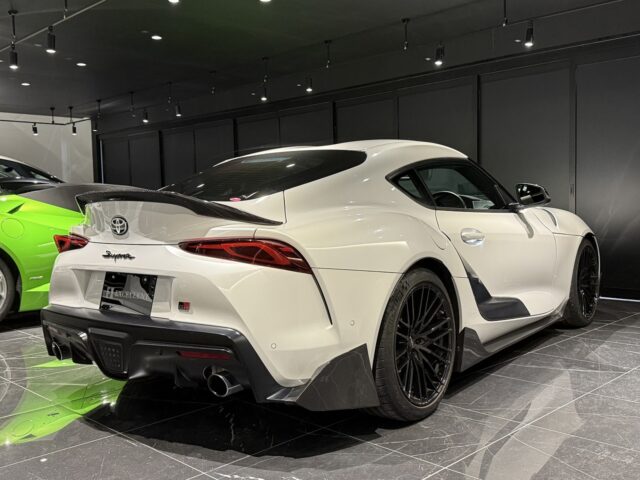 スープラ2.0SZ-R 白 イメージ3