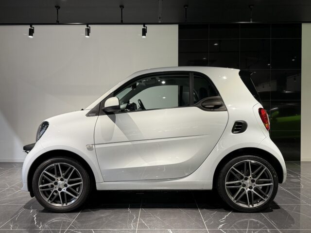 スマート フォーツークーペ ブラバスEXC LTD イメージ3