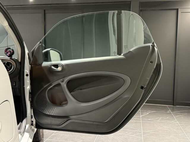 スマート フォーツークーペ ブラバスEXC LTD イメージ23