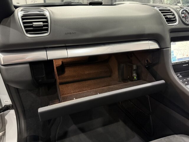 ポルシェ　ボクスター　S　ホワイト　黒幌　黒内装 イメージ27