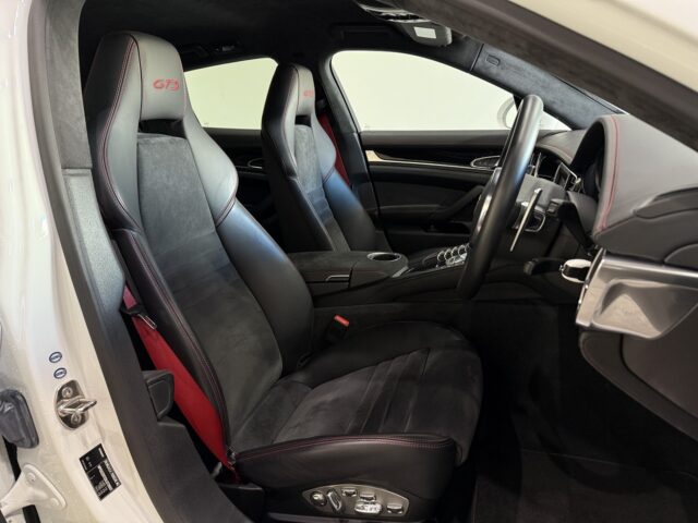 ポルシェ　パナメーラGTS　白　 イメージ6